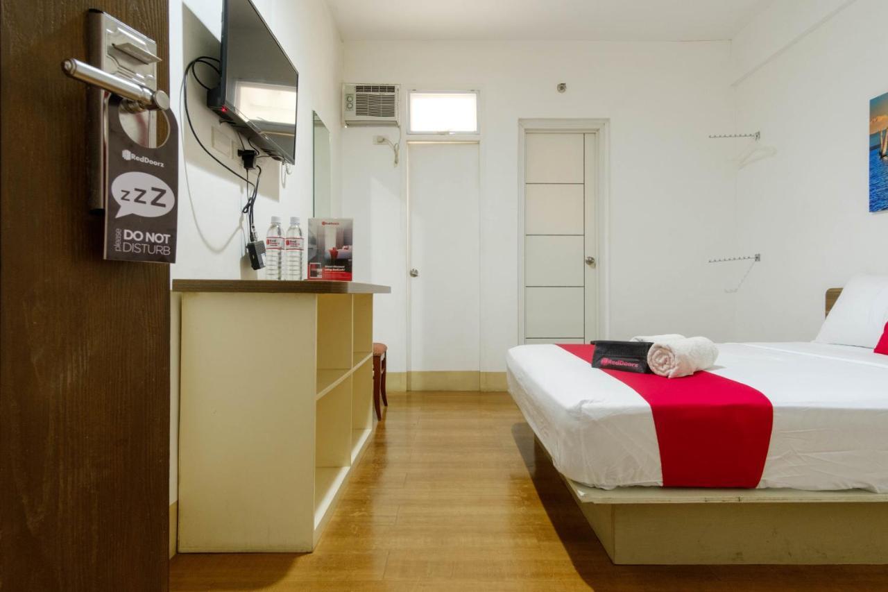 Hotel Reddoorz Near V Mapa Station à Manille Extérieur photo