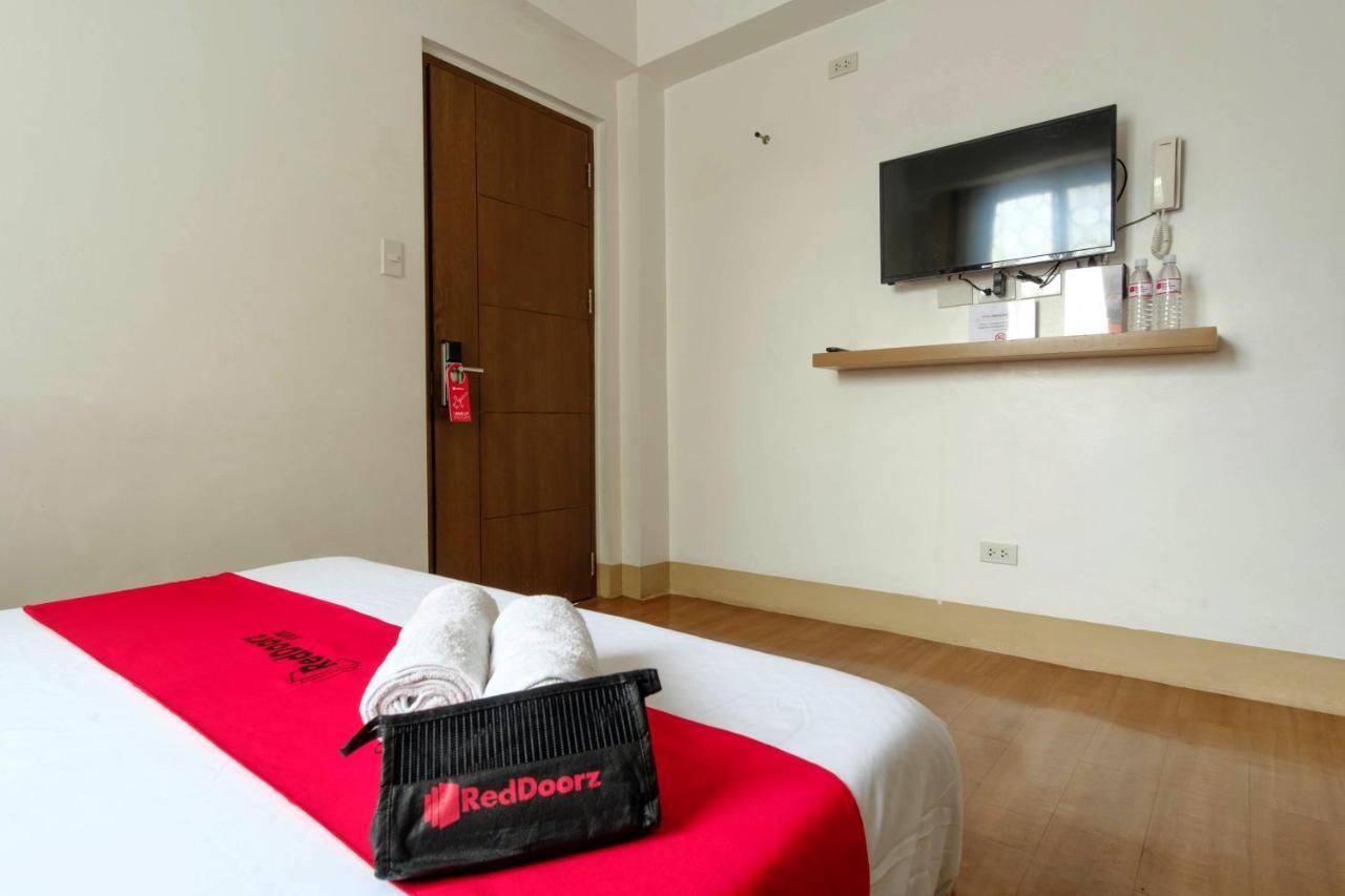 Hotel Reddoorz Near V Mapa Station à Manille Extérieur photo