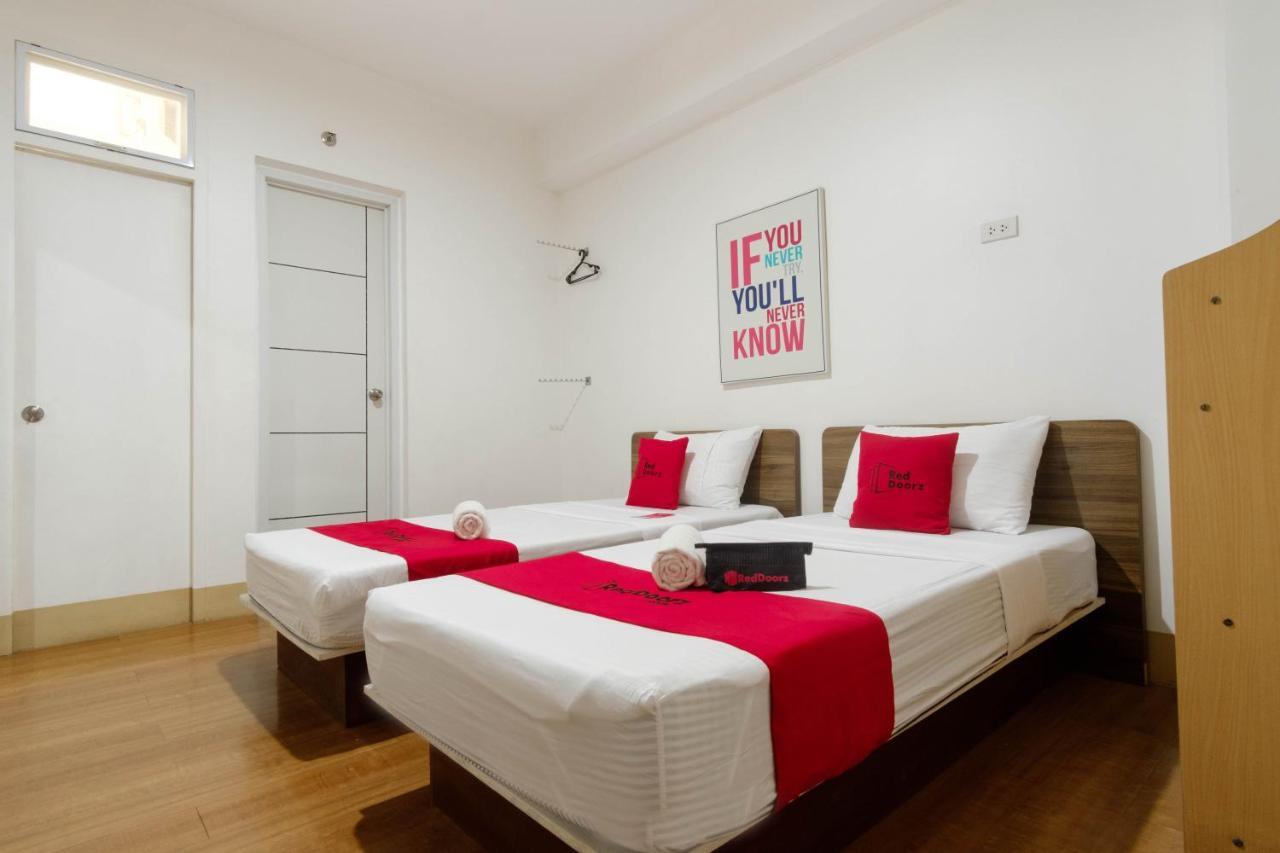 Hotel Reddoorz Near V Mapa Station à Manille Extérieur photo