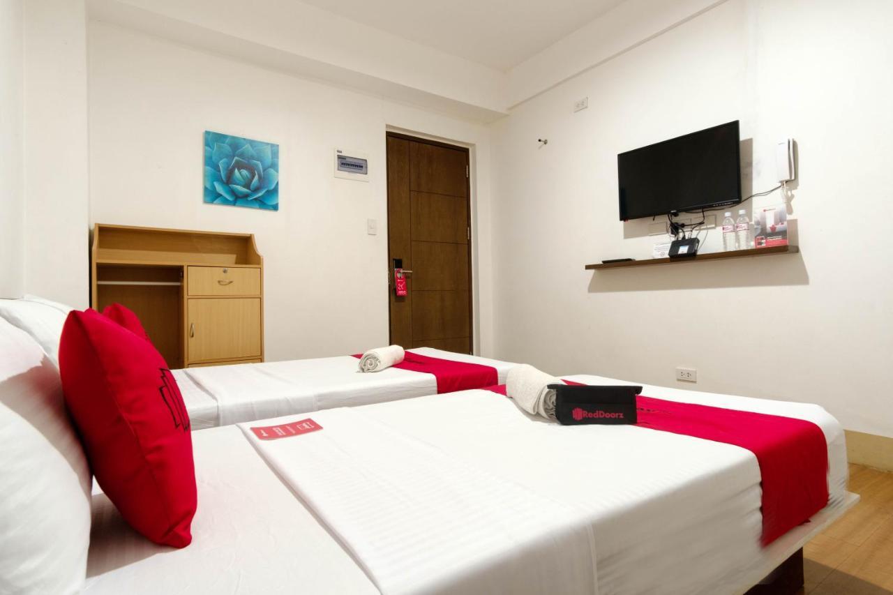 Hotel Reddoorz Near V Mapa Station à Manille Extérieur photo