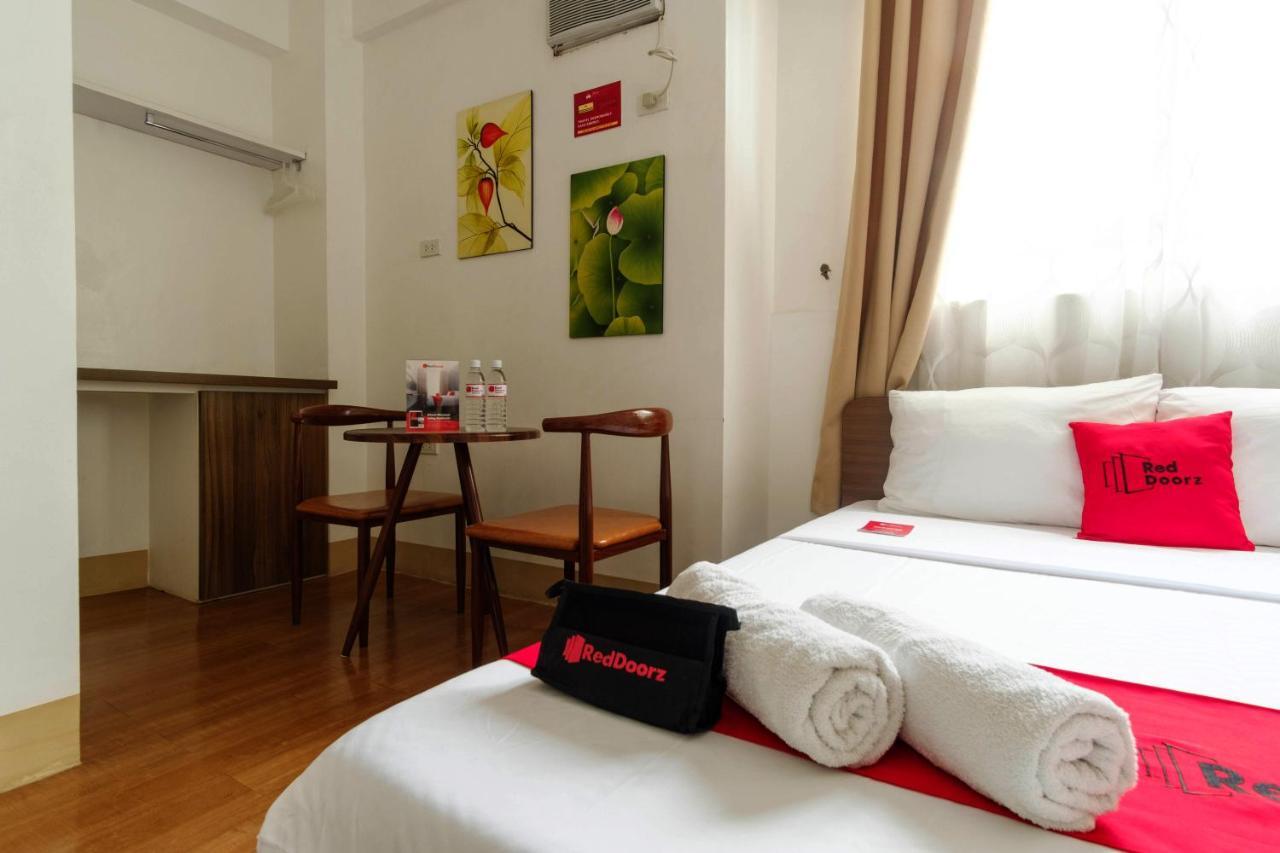 Hotel Reddoorz Near V Mapa Station à Manille Extérieur photo